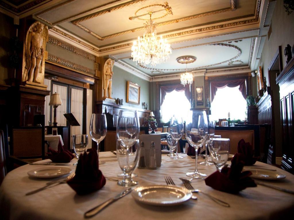 Hotel Senator Saskatoon Luaran gambar